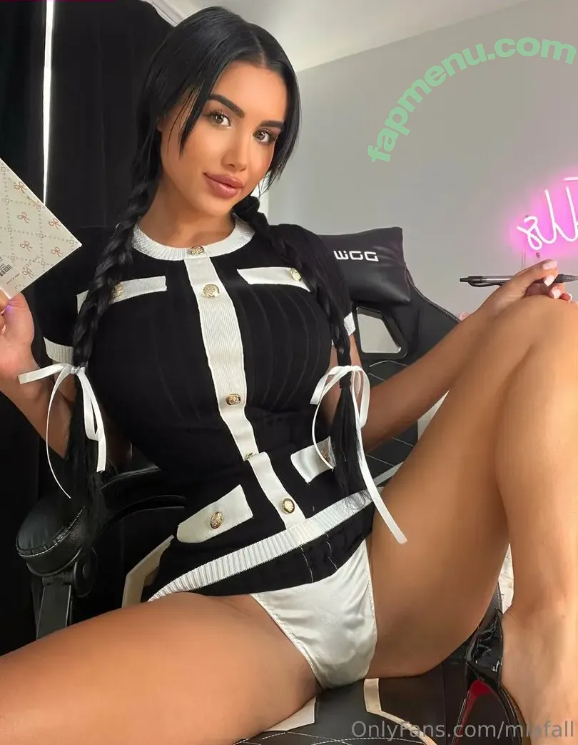 miafall nude photo #0002 (miafallxo)