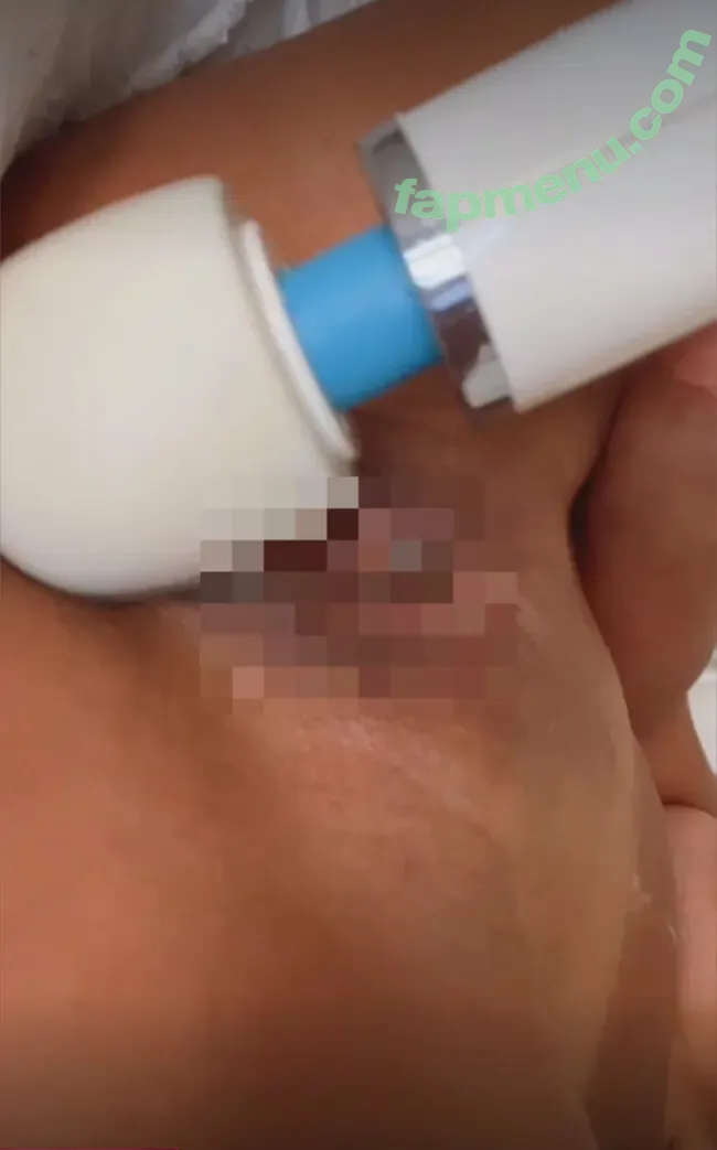 miafall nude photo #0031 (miafallxo)