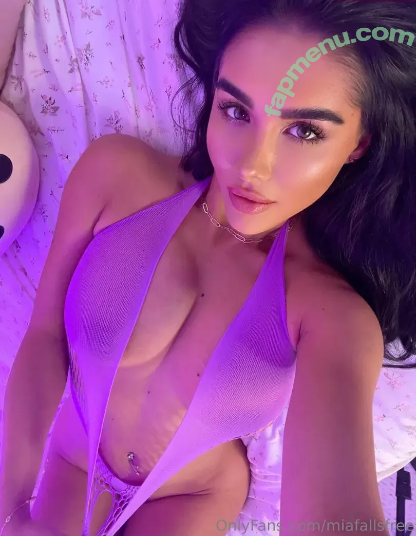 miafallsfree nude photo #0001 (miafallxo)