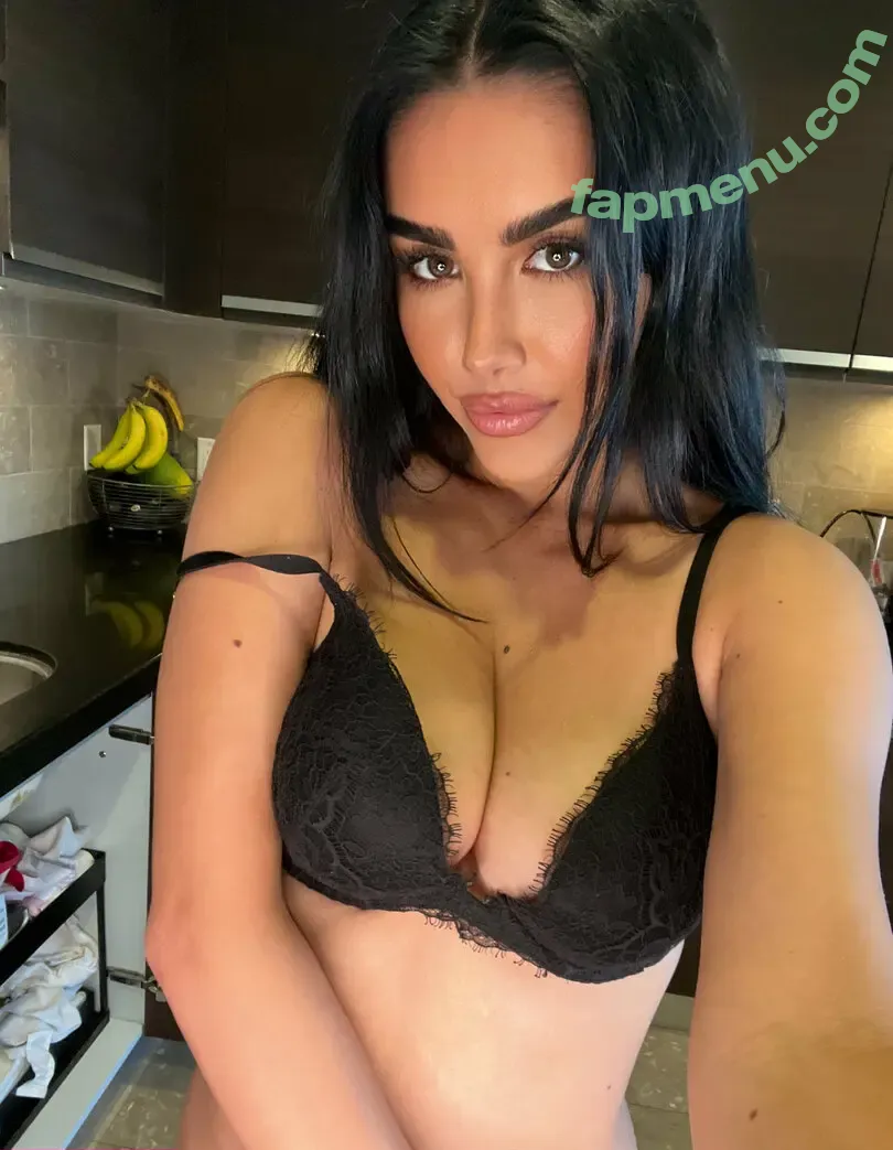 miafallsfree nude photo #0002 (miafallxo)