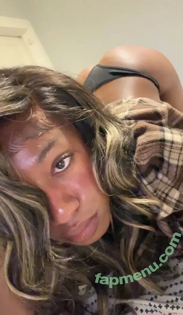 Miahkaela nude photo #0022 (Miahkaela)