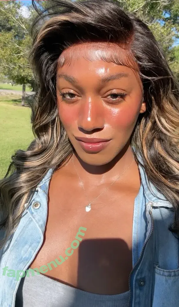 Miahkaela nude photo #0024 (Miahkaela)