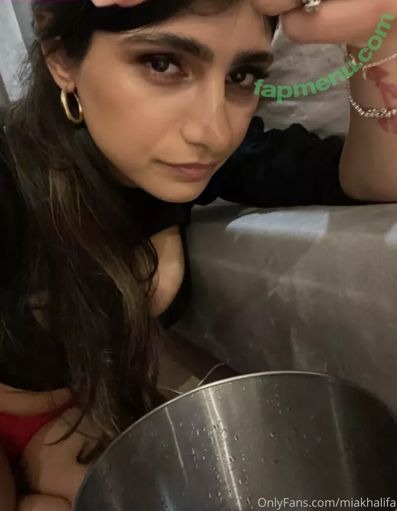 miakhalifa nude photo #0047 (miakhalifa)