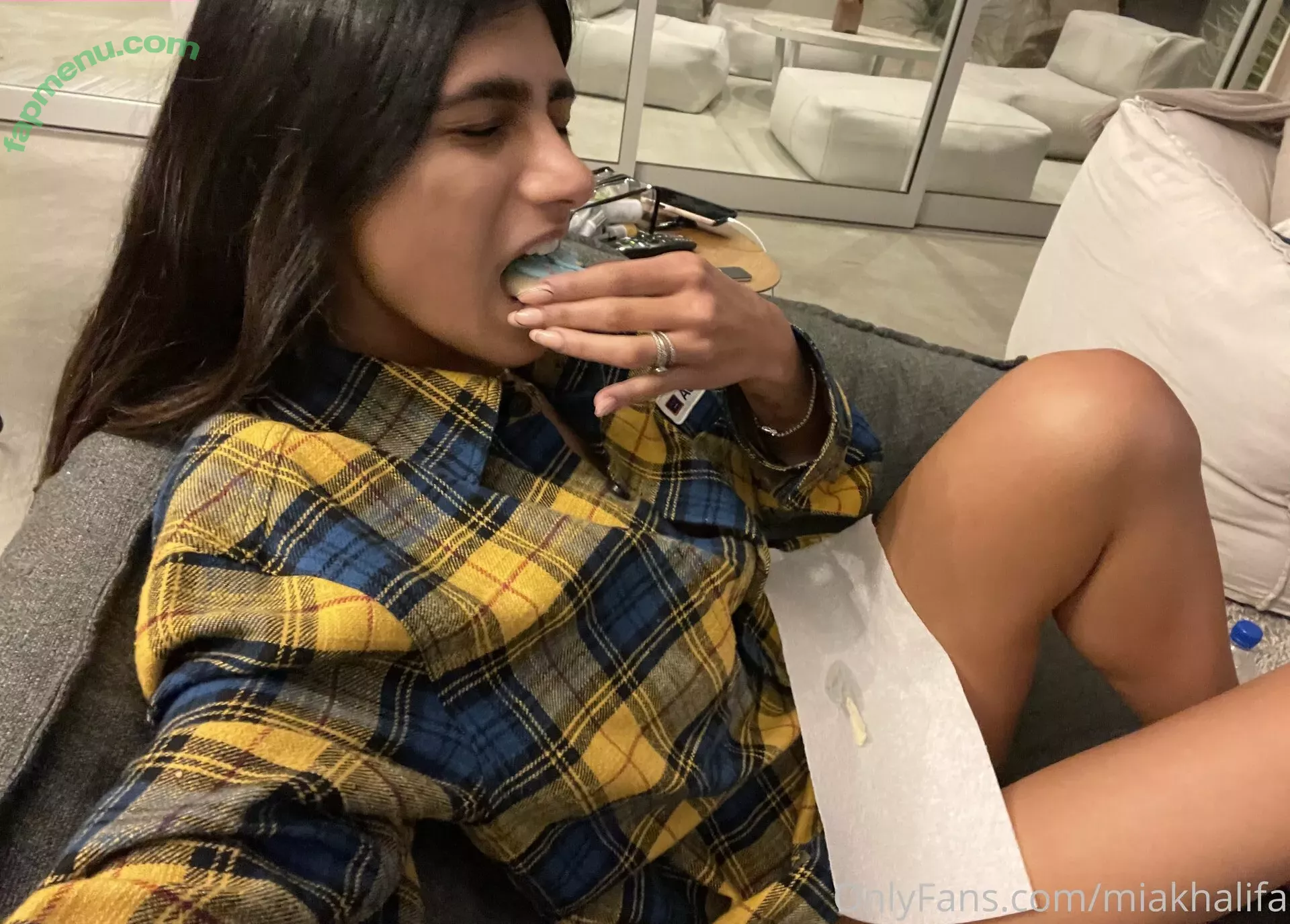 miakhalifa nude photo #0117 (miakhalifa)