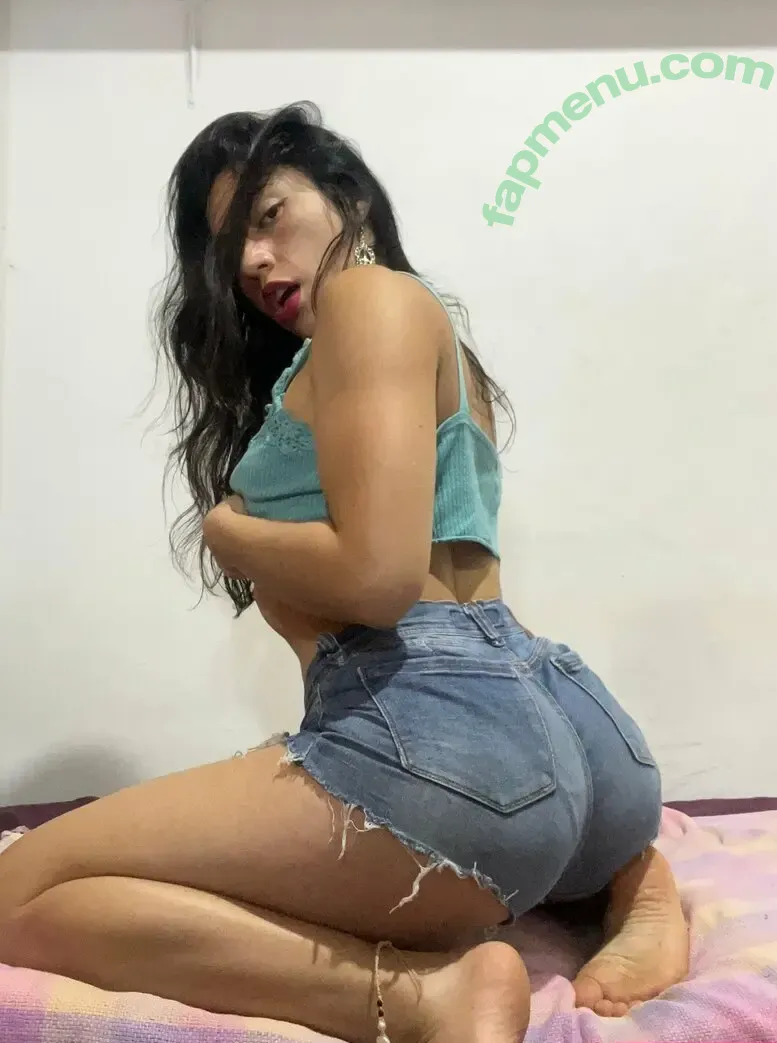 miakolss nude photo #0003 (miakolss)