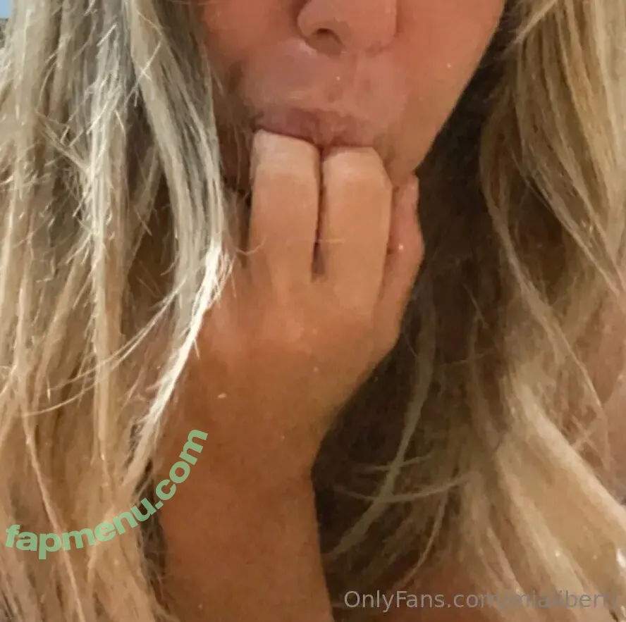 mialiberti nude photo #0001 (mialibertii)