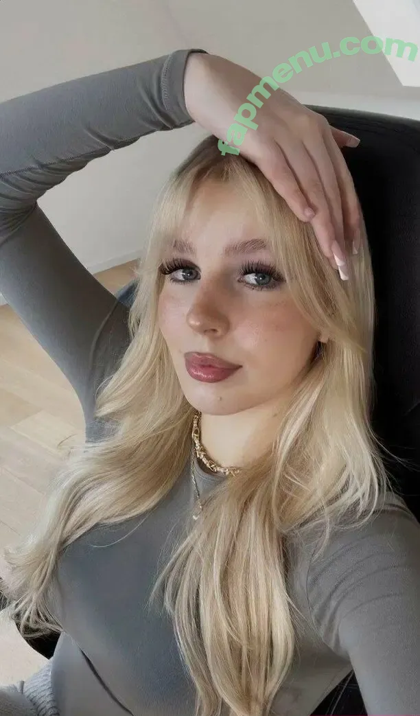 Mialilia nude photo #0005 (Mialilia)