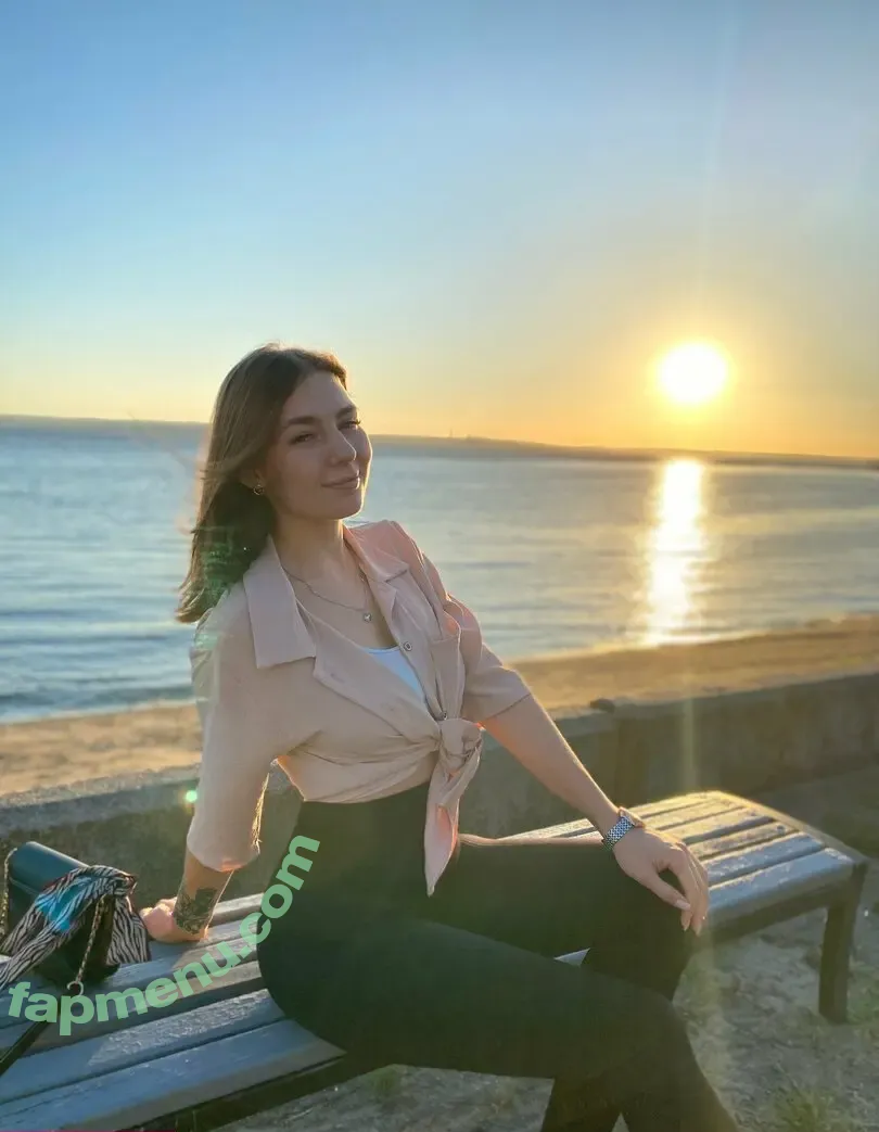 miamoonvibe nude photo #0005 (miamoonvibe)