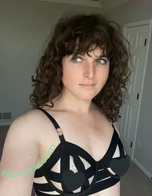 miamoorevibes / MiaDotCum nude photo #0056