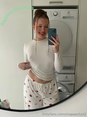 miapeachzz2 / mia_peachzz nude photo #0015