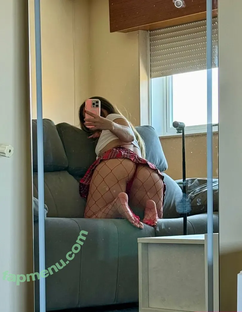 miaqueen.of nude photo #0165 (_miaaaq / innocent.girl / miaqueen / realmiaqueen)