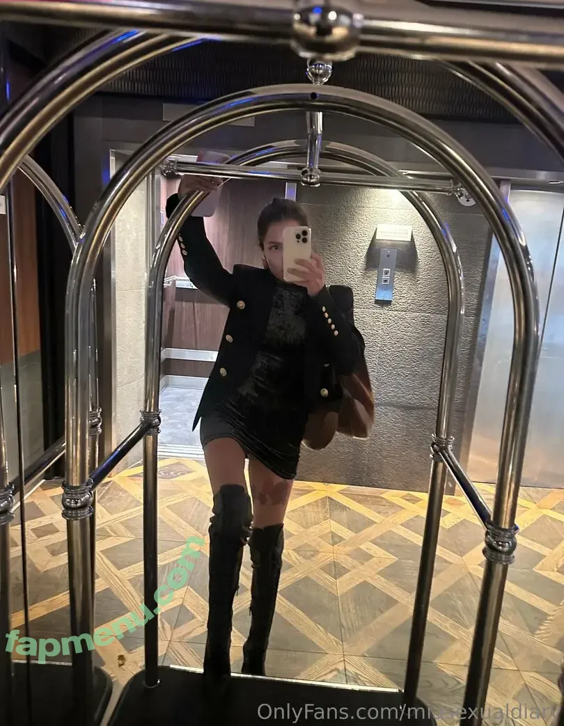 miasexualdiary nude photo #0084 (miasexualdiary)