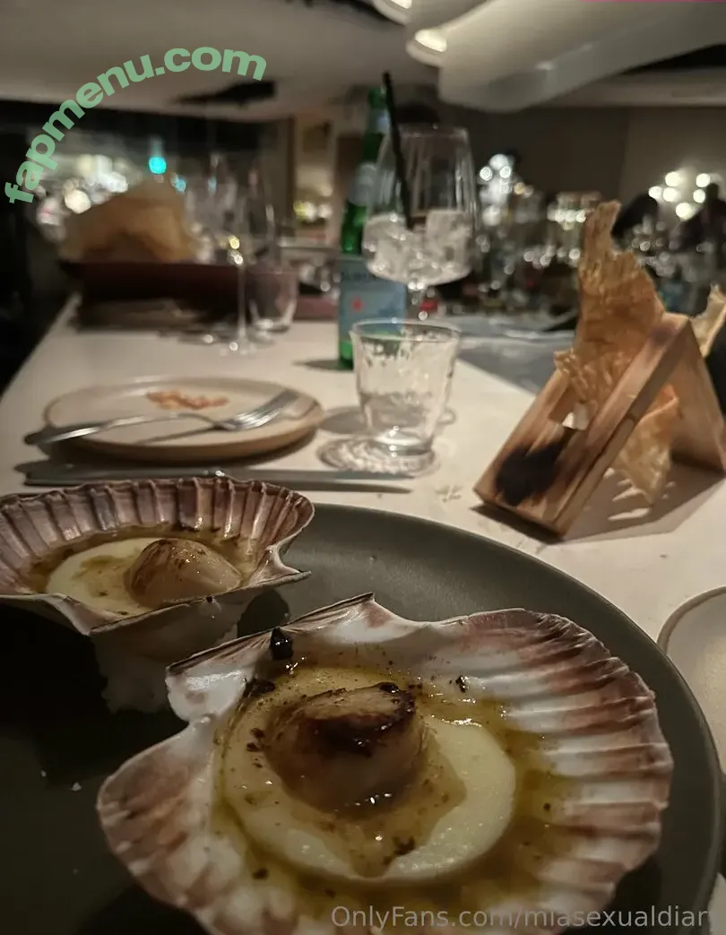 miasexualdiary nude photo #0087 (miasexualdiary)