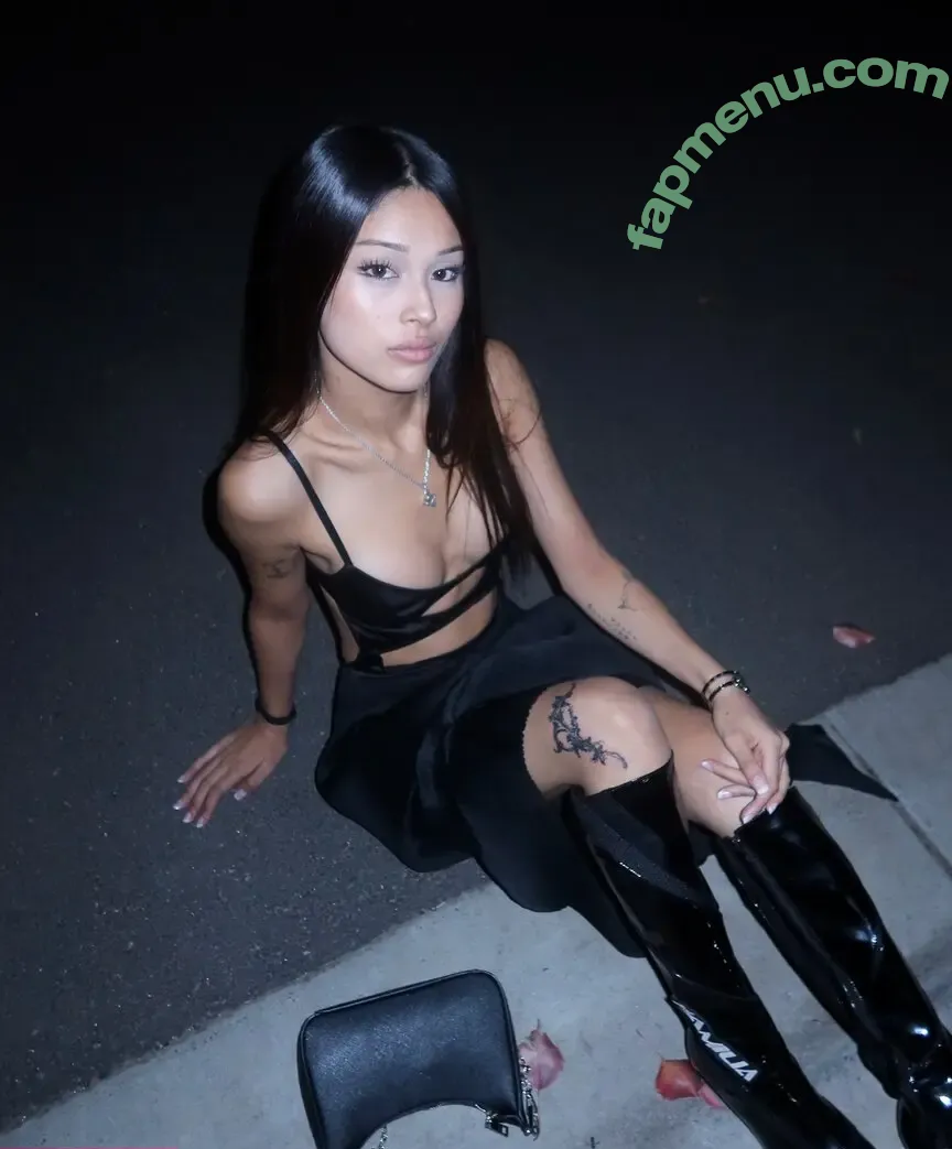 miatakarabe nude photo #0028 (Mia S Takarabe / miakhalifa)