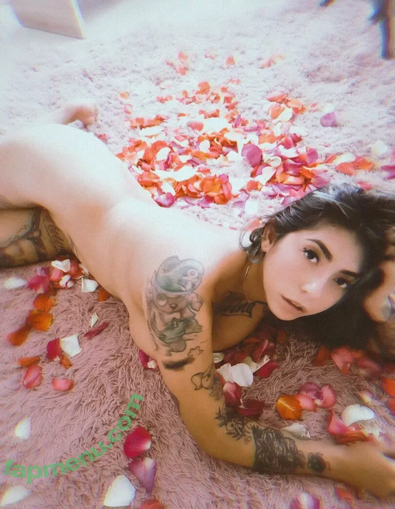 miaumiloucb nude photo #0025 (miaumiloucb)