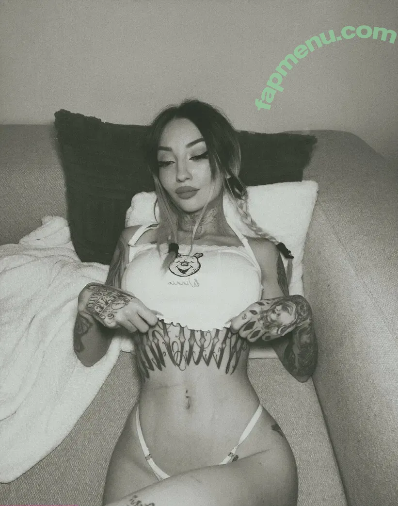 miavanesasoria nude photo #0008 (miavanessa)