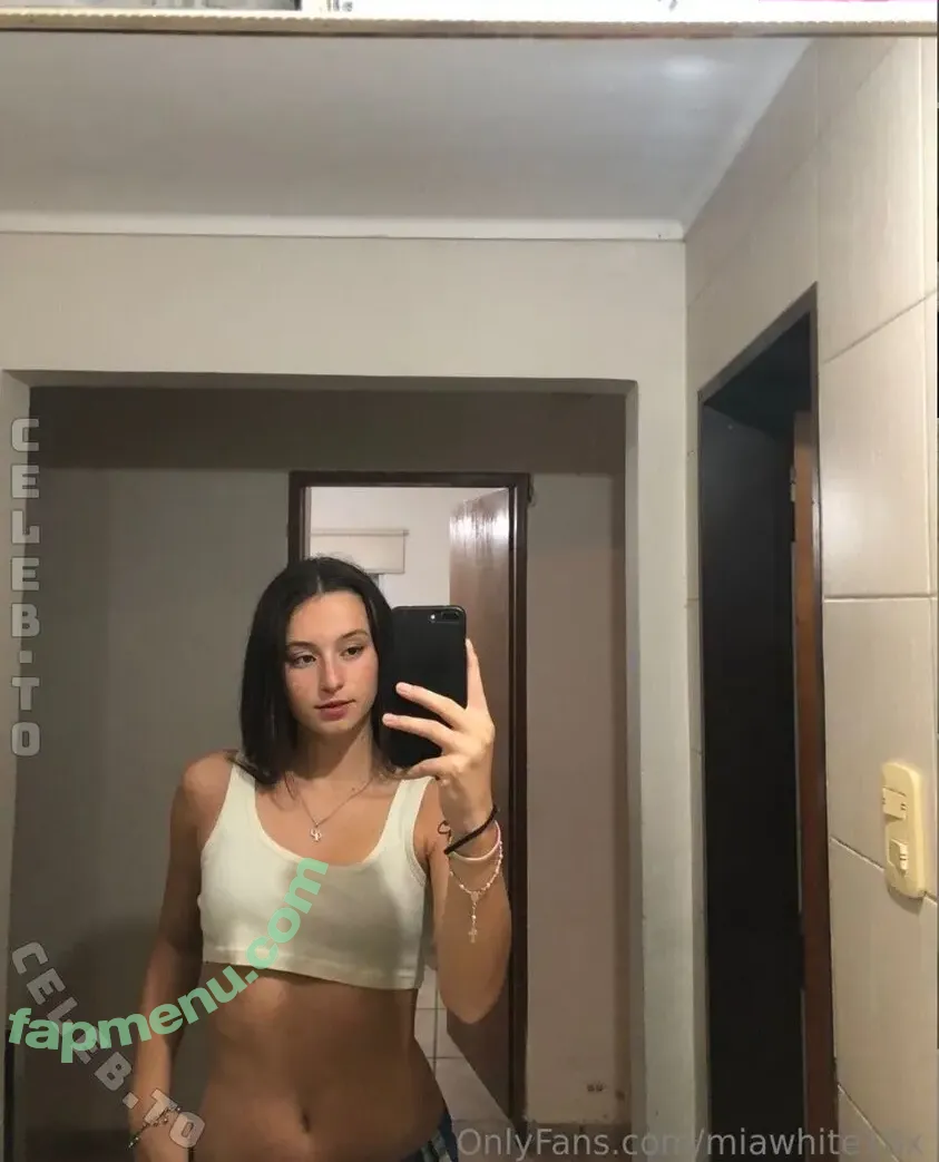 miawhite18x nude photo #0026 (Delilah / mianikki)