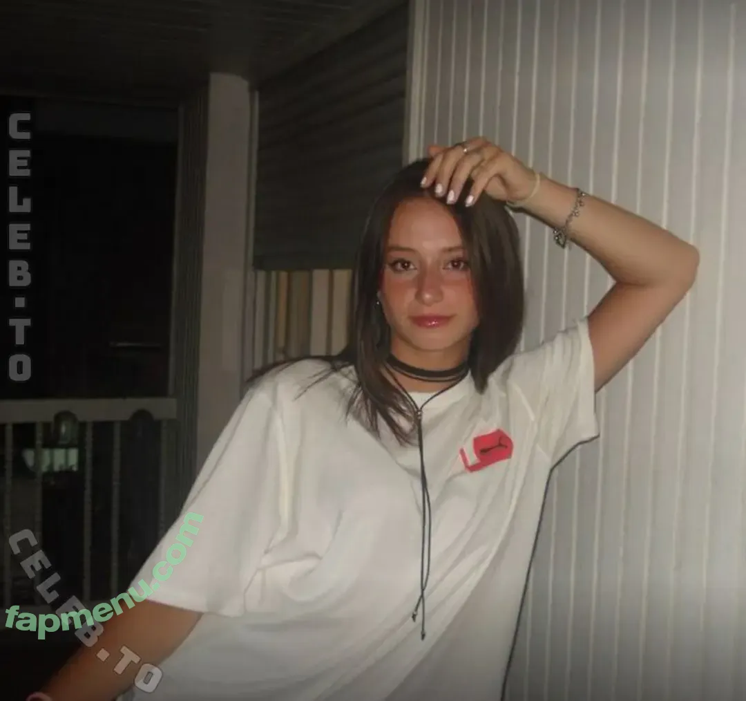 miawhite18x nude photo #0032 (Delilah / mianikki)