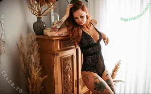 Miaxginger / _its_redhead_mia / home.html nude photo #0075