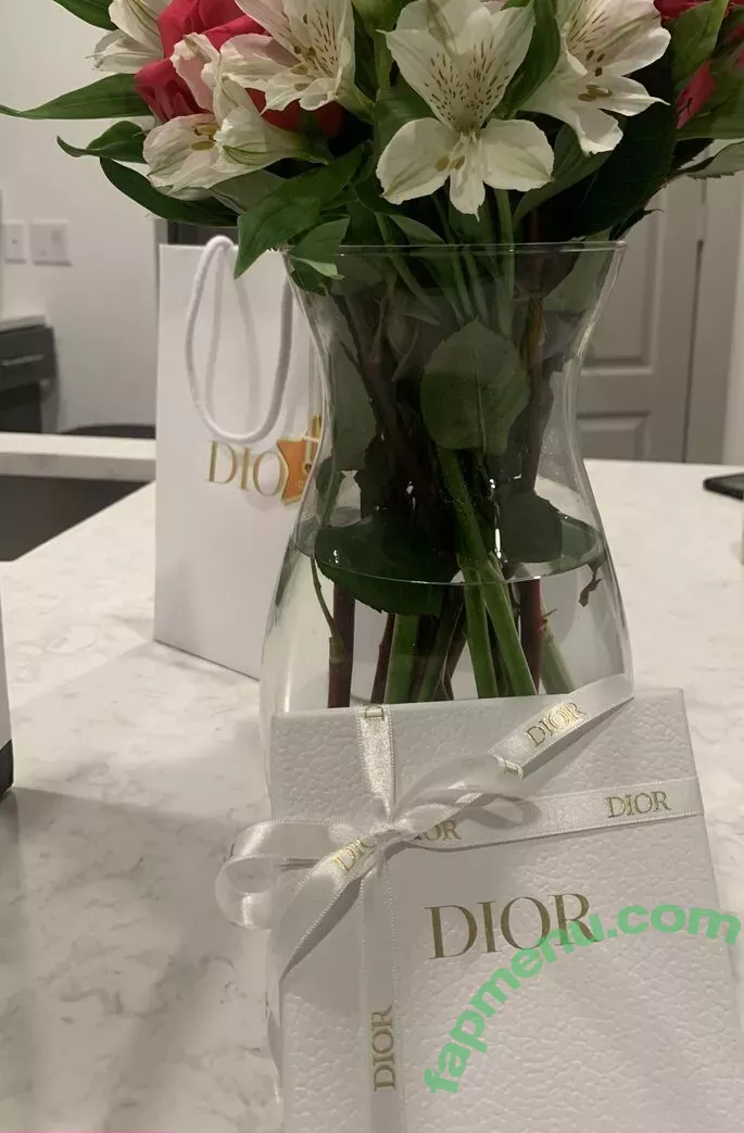 miaxo_xoxo nude photo #0219 (miapaid1 / miaxo_xox)