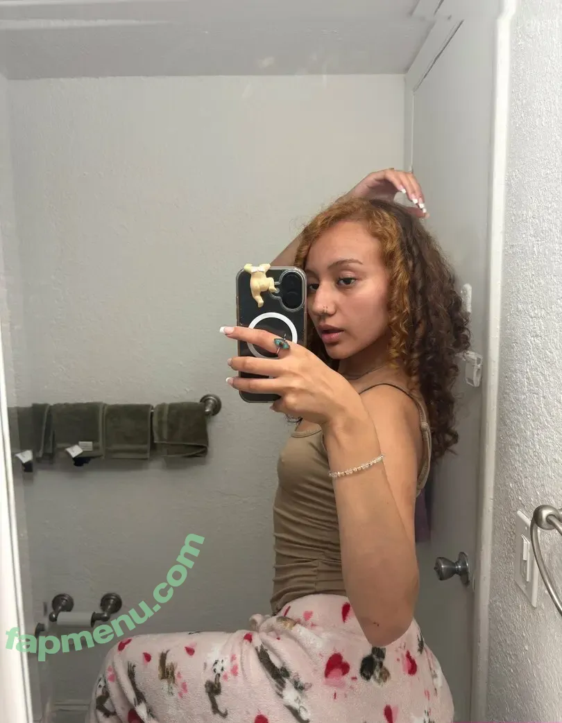 miaxrain nude photo #0032 (miaxrain)