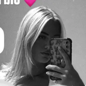 Mic’d Up Issy / micd_up_issy nude photo #0002