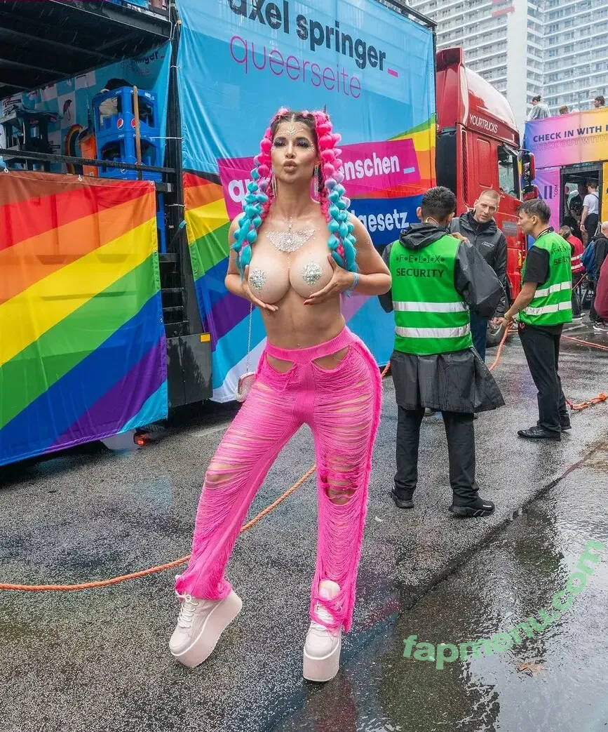Micaela Schafer nude photo #0001 (Micaela Schafer)