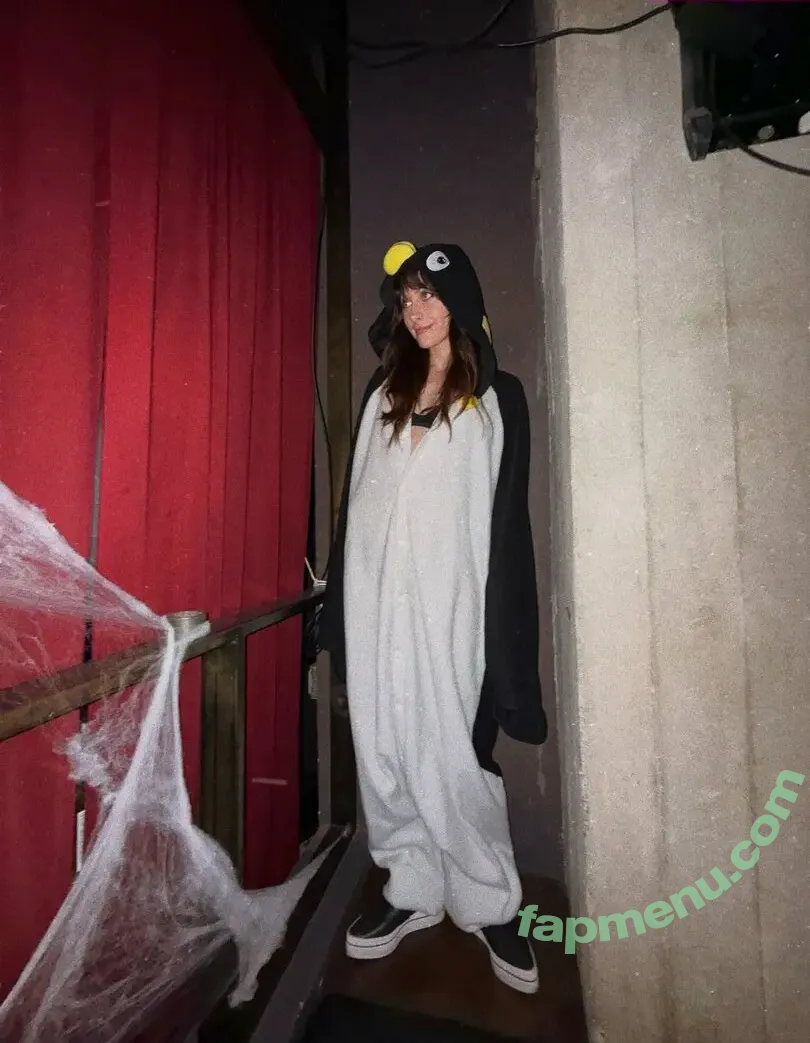 Michaela Jill Murphy nude photo #0007 (Jessie Flowers / michaelamostly / mylahmurphy)