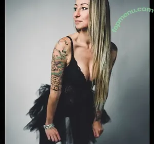  nude photo #0002