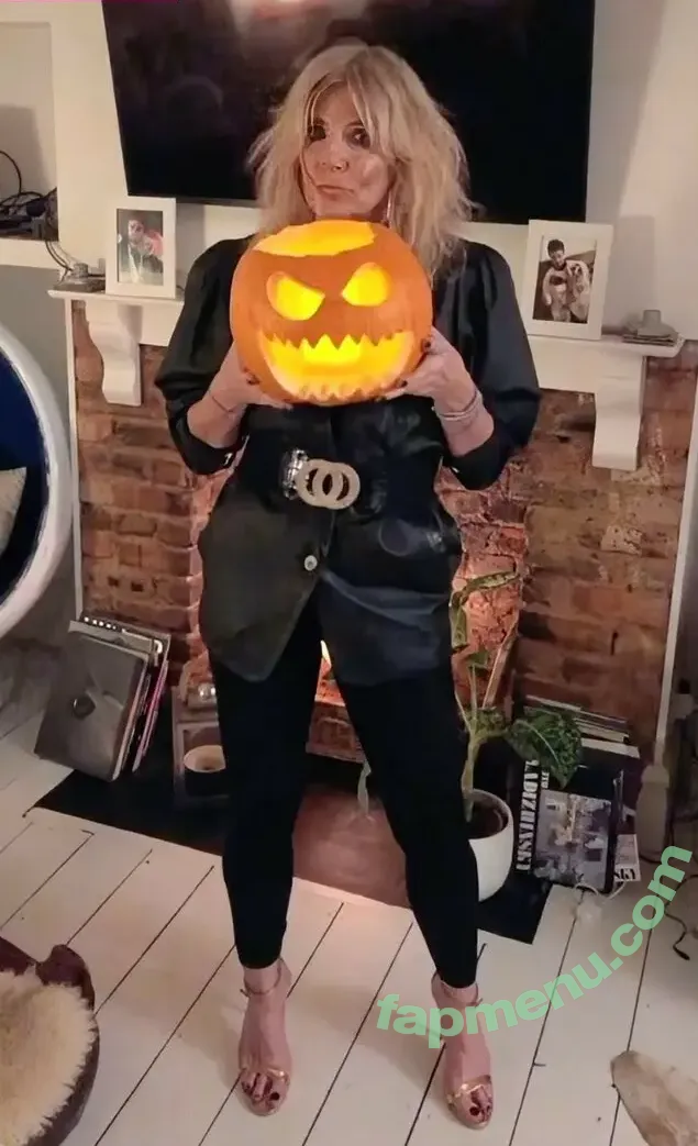 Michelle Collins nude photo #0042 (michcoll / michelle.collins1430)