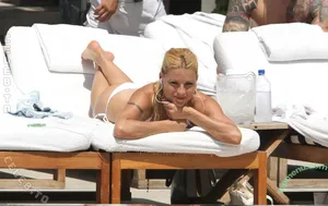 Michelle Hunziker / m_hunziker / therealhunzigram nude photo #0910