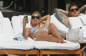 Michelle Hunziker / m_hunziker / therealhunzigram nude photo #0933