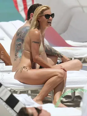 Michelle Hunziker / m_hunziker / therealhunzigram nude photo #0938