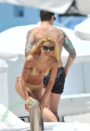 Michelle Hunziker / m_hunziker / therealhunzigram nude photo #0940