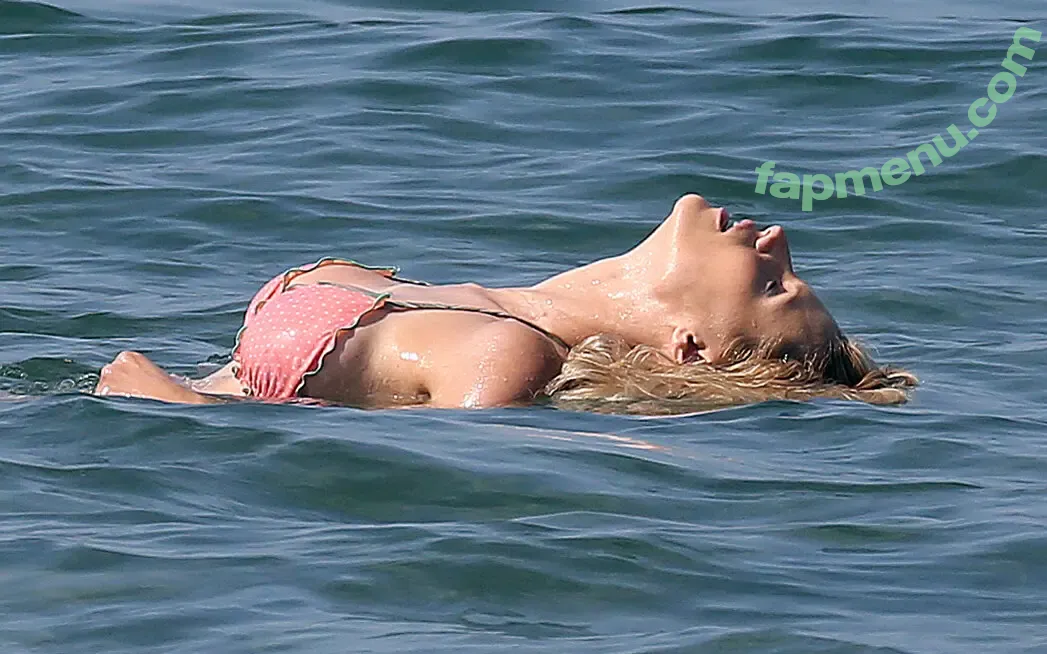 Michelle Hunziker nude photo #0886 (m_hunziker / therealhunzigram)