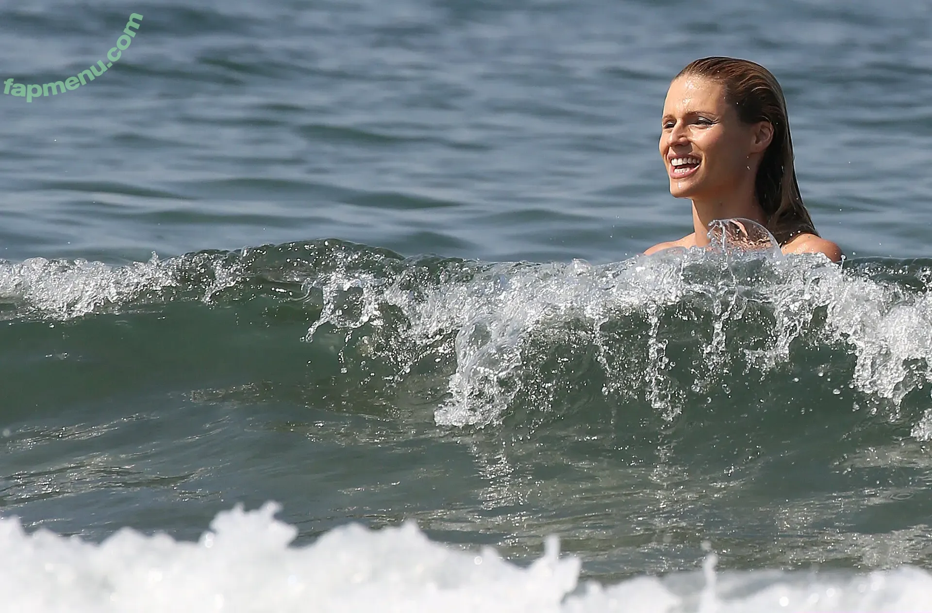 Michelle Hunziker nude photo #0893 (m_hunziker / therealhunzigram)