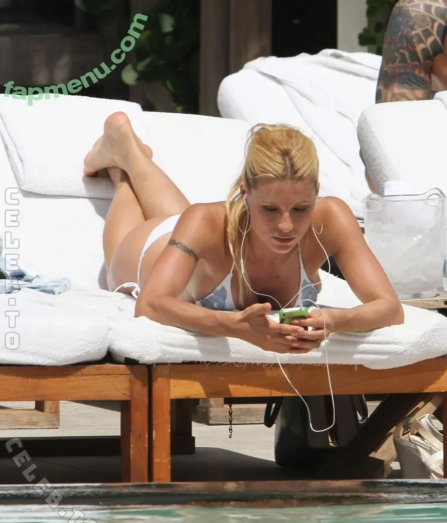 Michelle Hunziker nude photo #0934 (m_hunziker / therealhunzigram)