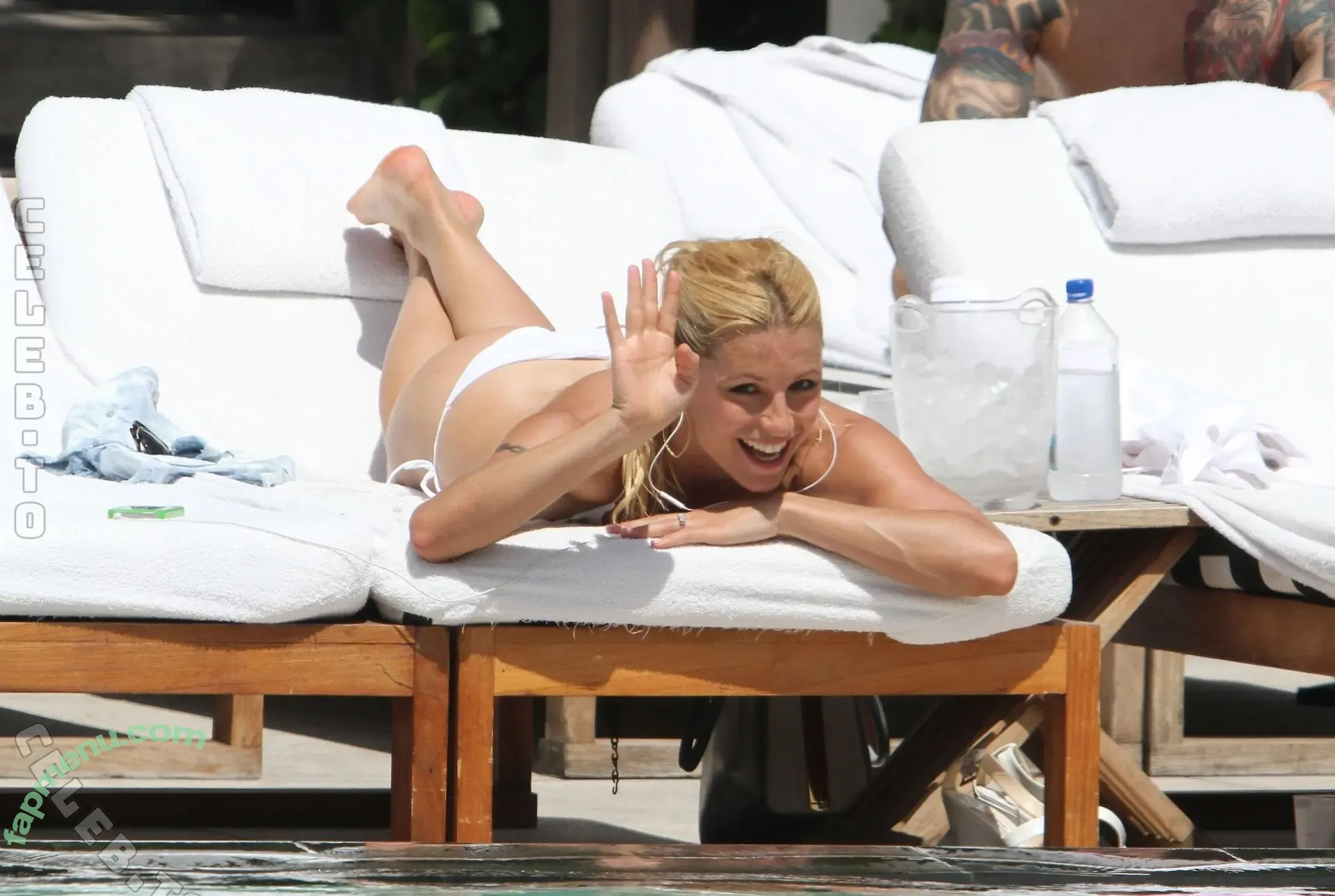 Michelle Hunziker nude photo #0935 (m_hunziker / therealhunzigram)