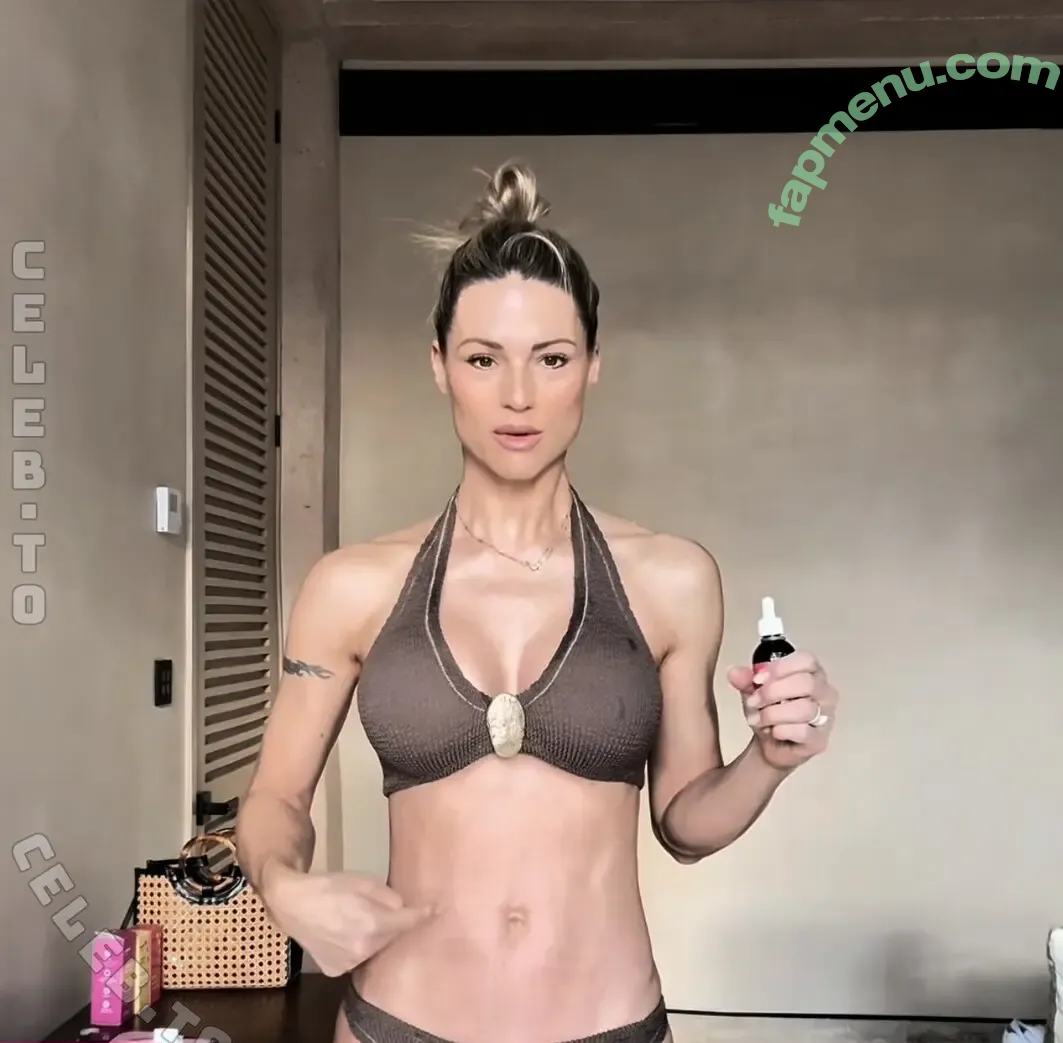 Michelle Hunziker nude photo #0955 (m_hunziker / therealhunzigram)