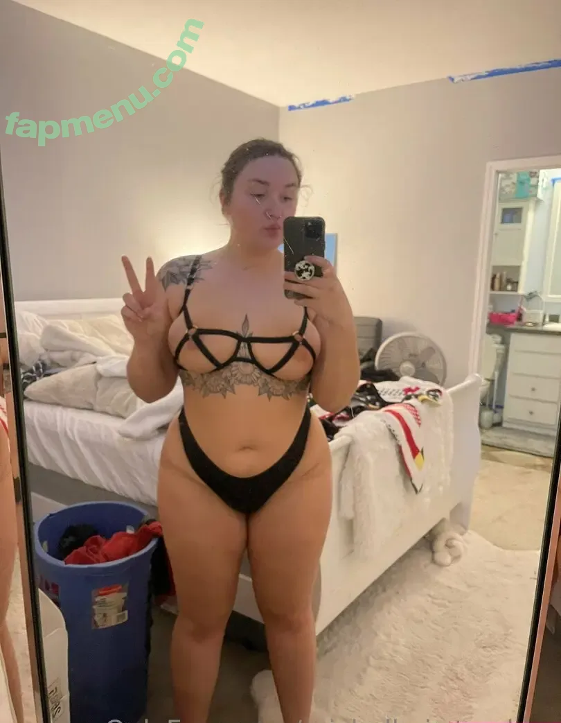 michelle.is.trashier nude photo #0005 (michelle.is.trash2.o)