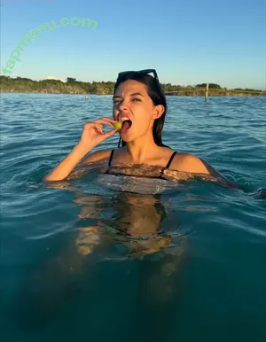 Michelle Mendizábal / mish_mend nude photo #0127