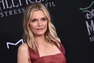 Michelle Pfeiffer / michellepfeifferofficial nude photo #0092