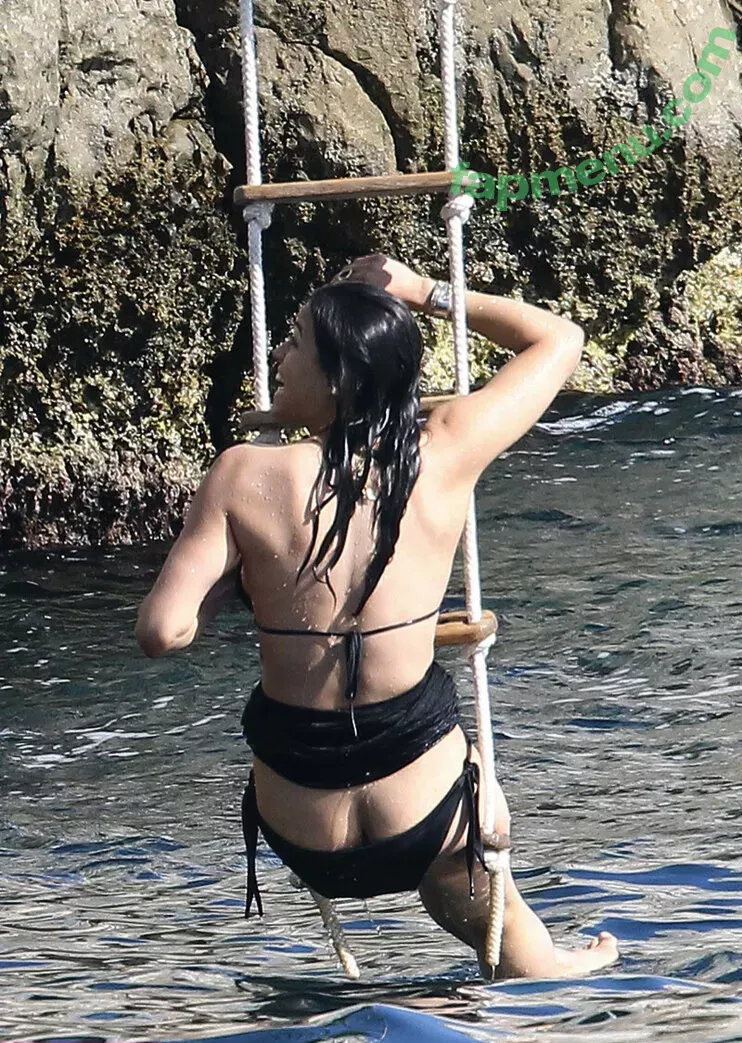 Michelle Rodriguez nude photo #0002 (mrodofficial)