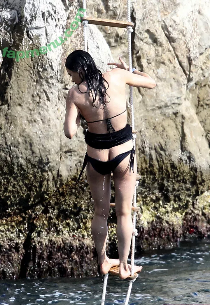 Michelle Rodriguez nude photo #0004 (mrodofficial)