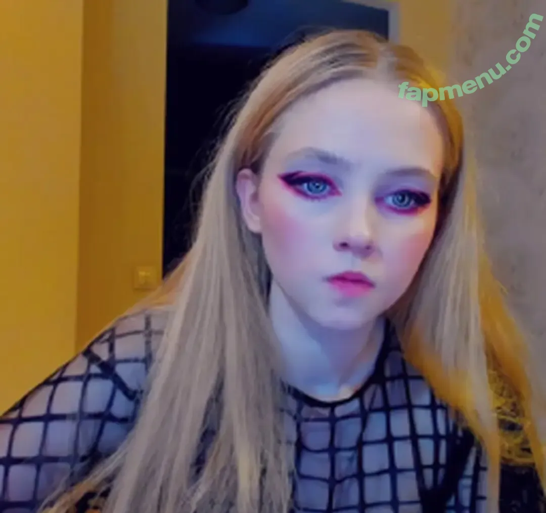 michelle_swan nude photo #0002 (michellika / witchblaaade)