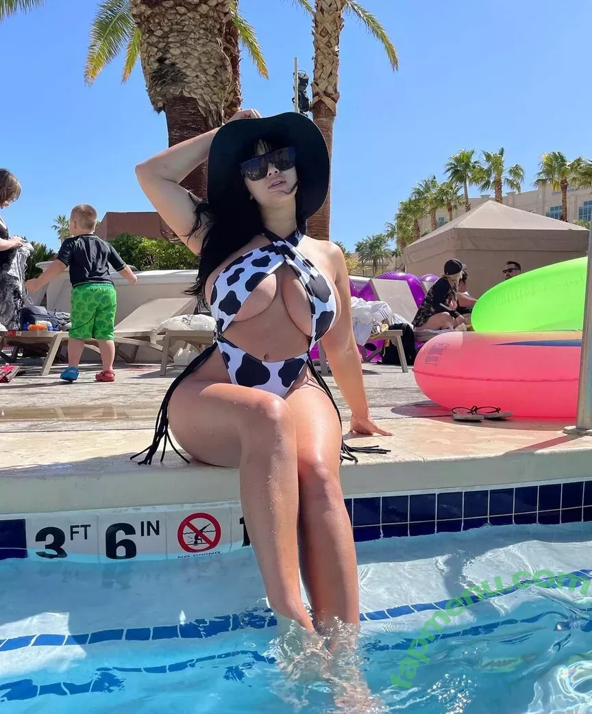 Michelle Yee Williams nude photo #0007 (ihrtmichelleyee / michelletheceo)