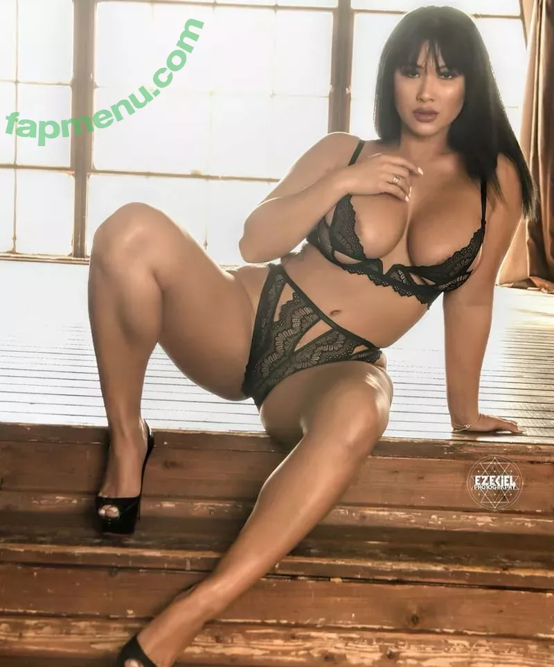 Michelle Yee Williams nude photo #0012 (ihrtmichelleyee / michelletheceo)