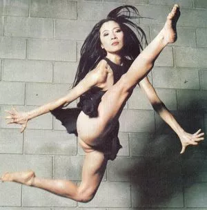 Michelle Yeoh / michelleyeoh_official nude photo #0017