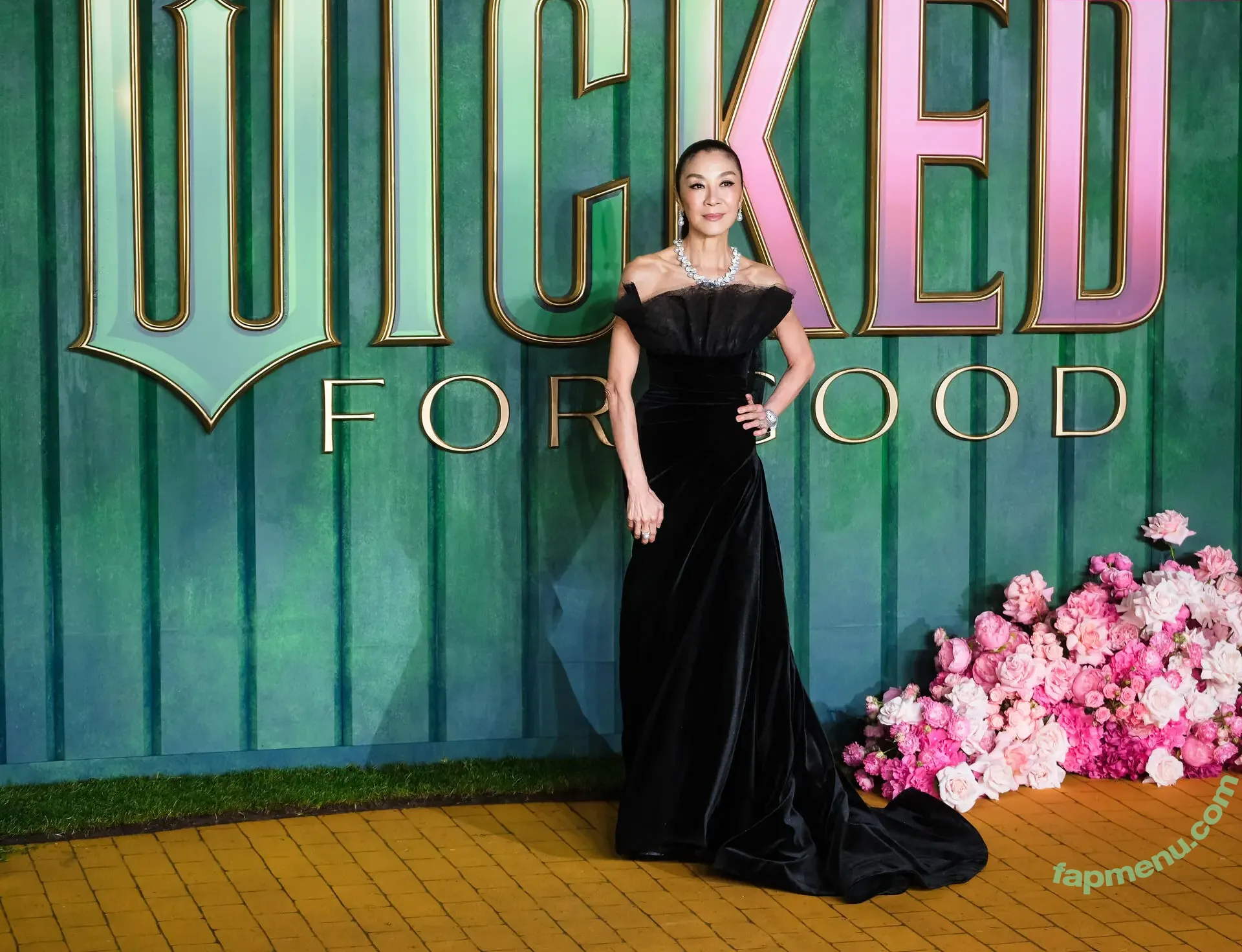 Michelle Yeoh nude photo #0172 (michelleyeoh_official)