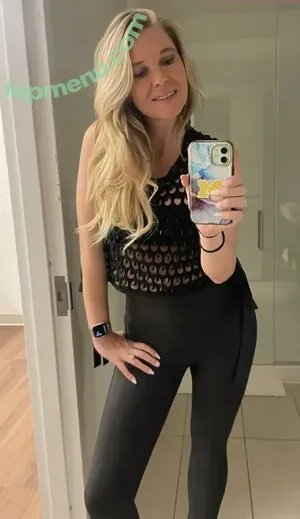 Michellek4040 / MISSKK / michellek240 / michellelovesfootball nude photo #0309